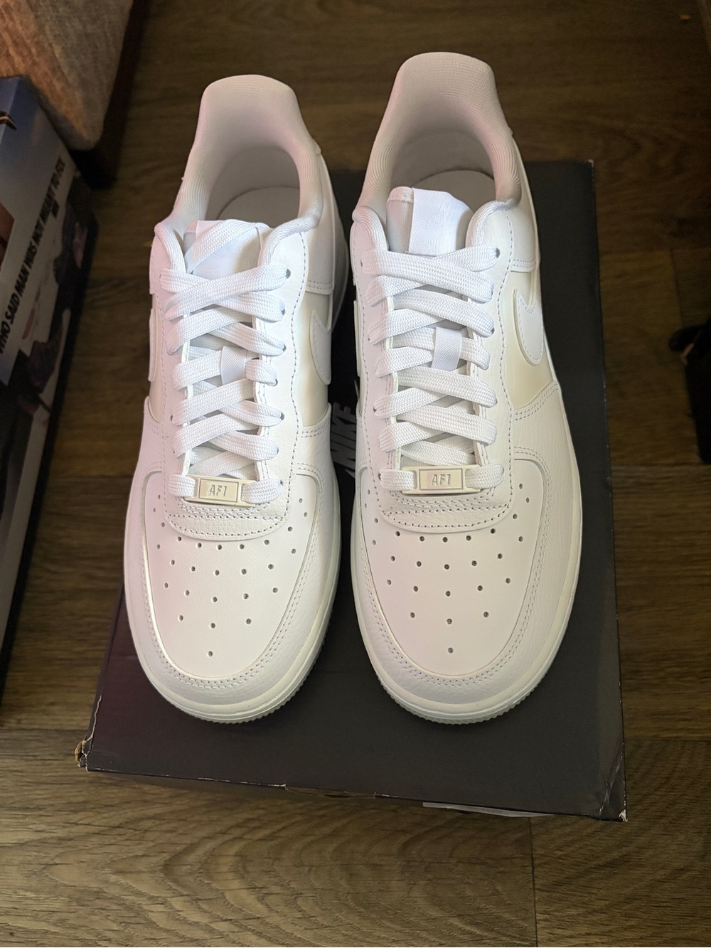 Size 8.5 women's White Low-Top AF 1 Leather Sneakers - pearl